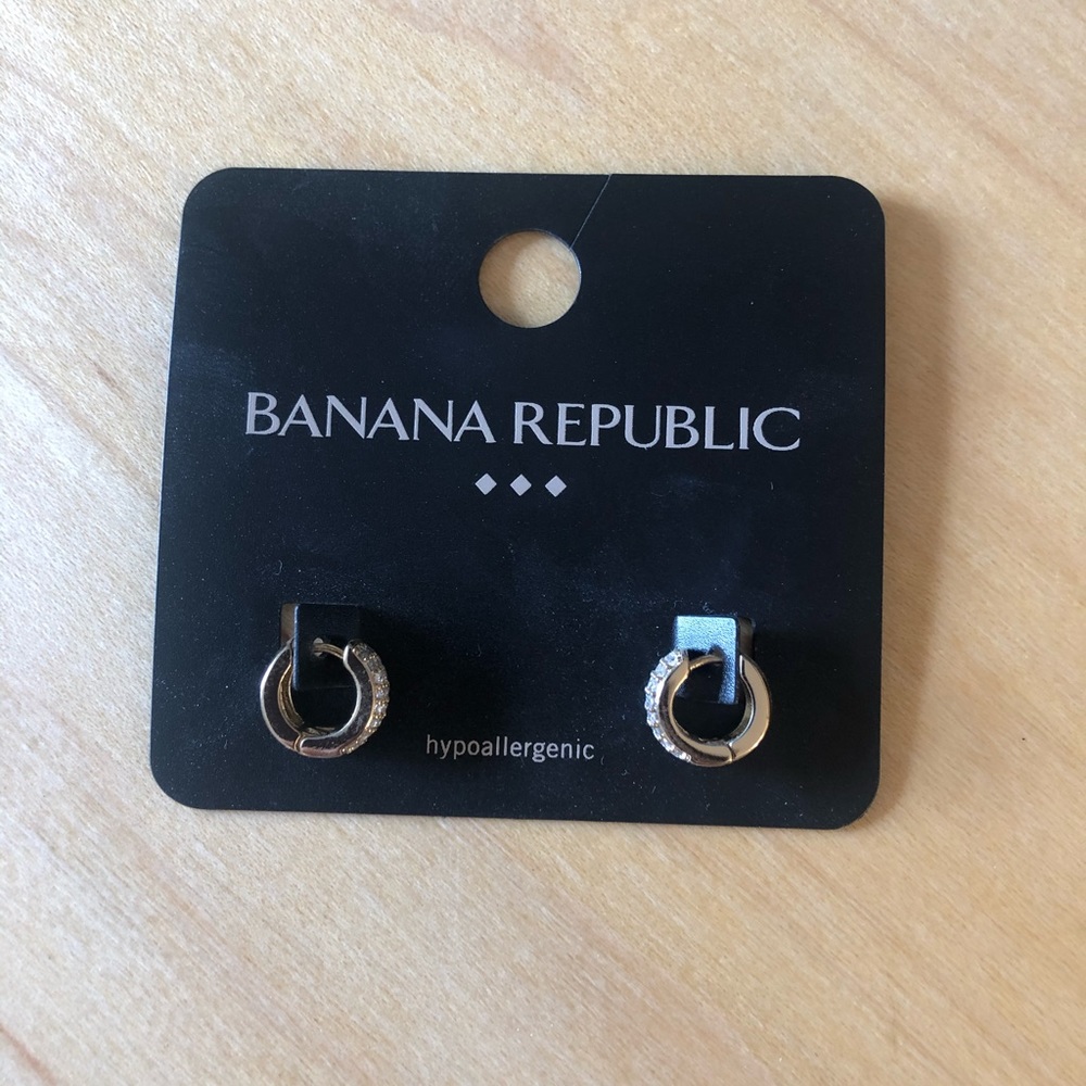 Banana Republic earring